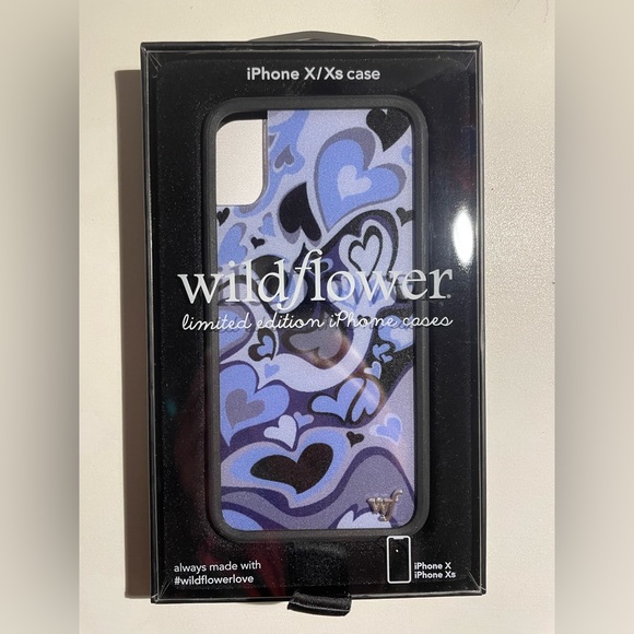 BRAND NEW Wildflower Salem Mitchell phone case size X/Xs - Picture 2 of 3